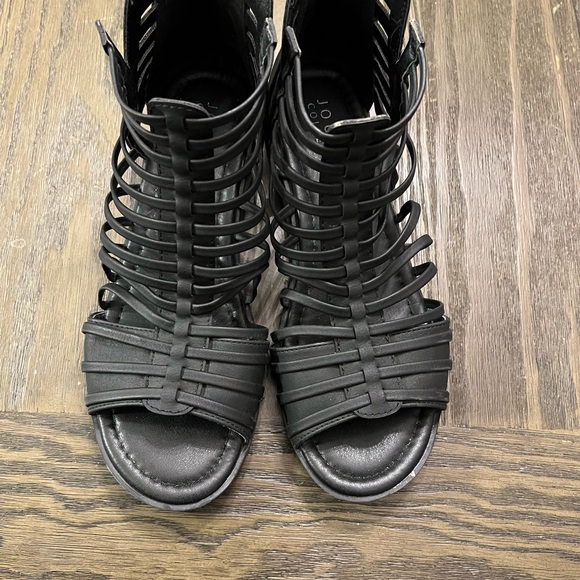 Journee Collection Gladiator Sandals - Picture 2 of 7